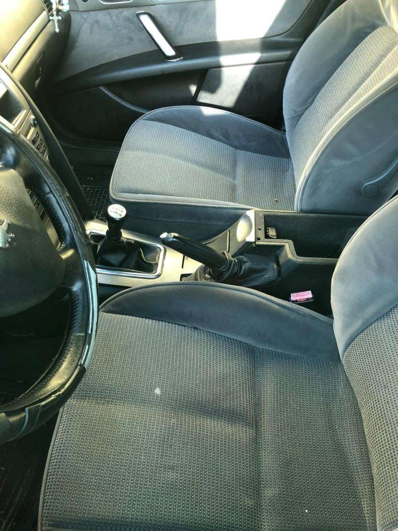 Peugeot 407Boite Manuelle 4 cylindre