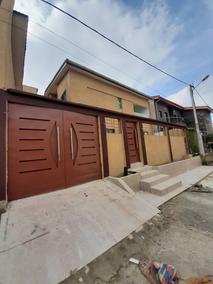 Angré nouveau chu cité harmonie duplex 5 pièces bon standing garage à louer