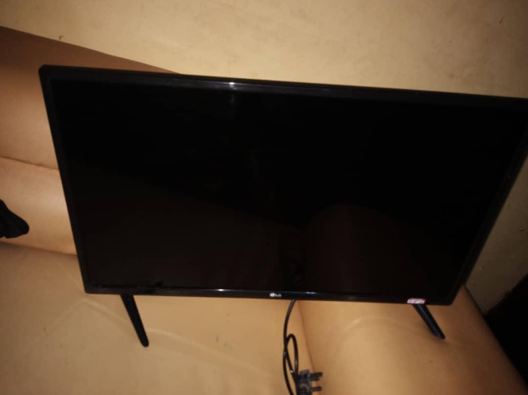 Vente des appareils électroniques et électroménager et les épices.