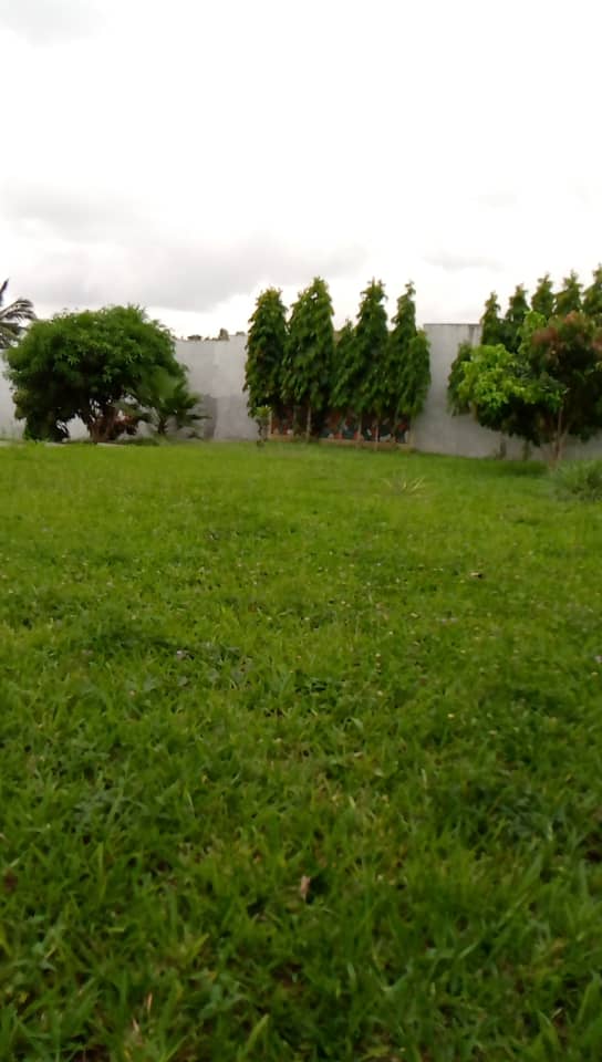 Riviera golf derrière ambassade des Usa : Triplex 19 pièces, grand jardin, garage en vente