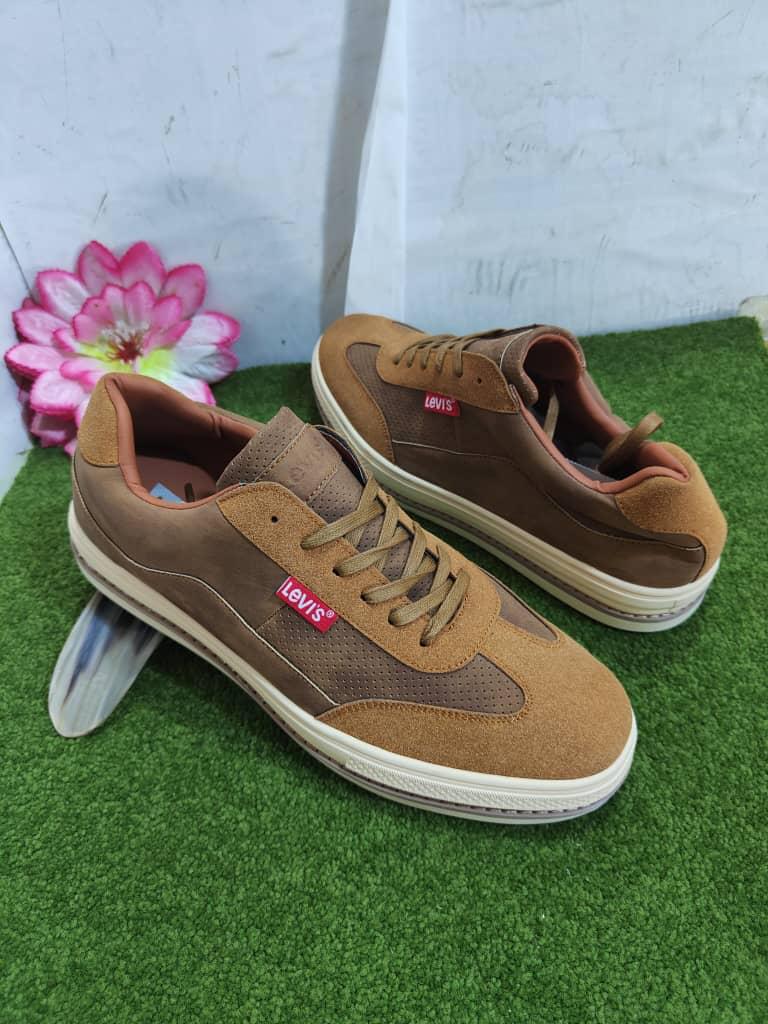 Chaussures pour hommes très bonne qualité et Cher passer votre commande stok limité