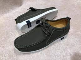 Chaussures pour hommes très bonne qualité et Cher passer votre commande stok limité