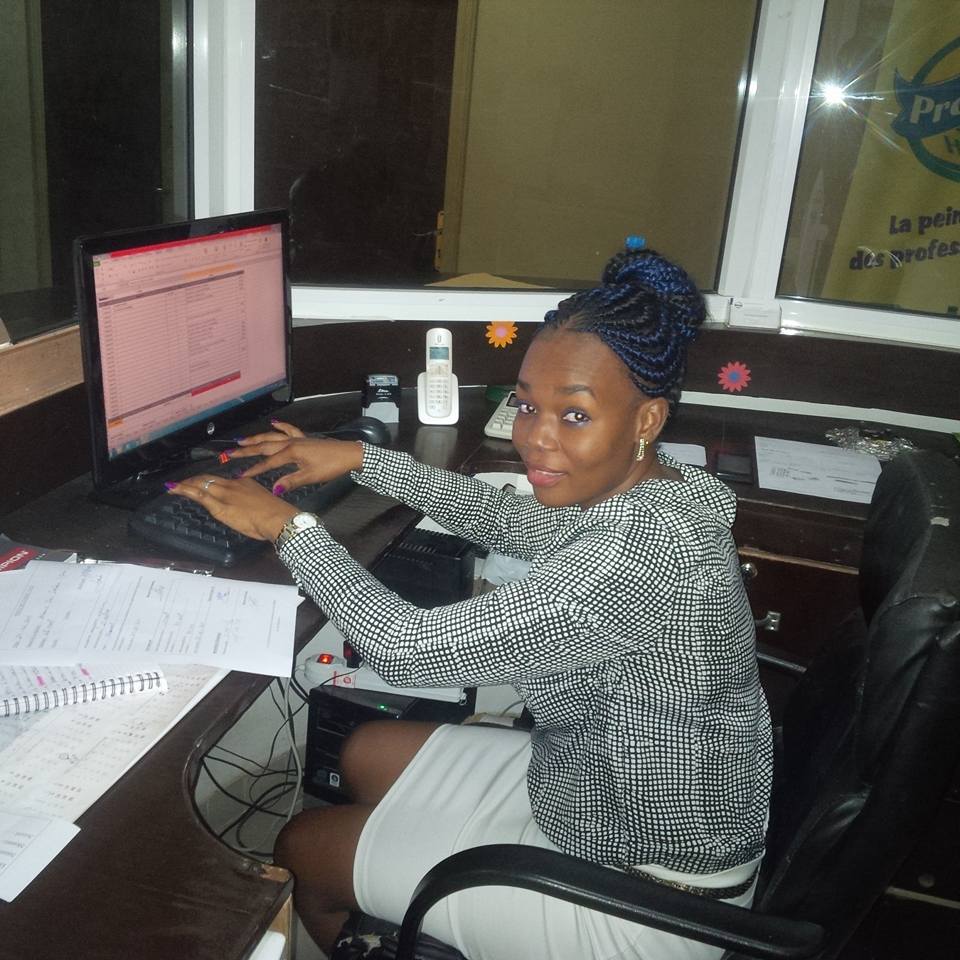 Caissiere , Vendeurse , Receptionniste , Assistante de direction , Agent commercial , Rayoniste Caissiere , Vendeurse , Receptionniste , Assistante de direction , Agent commercial , Rayoniste