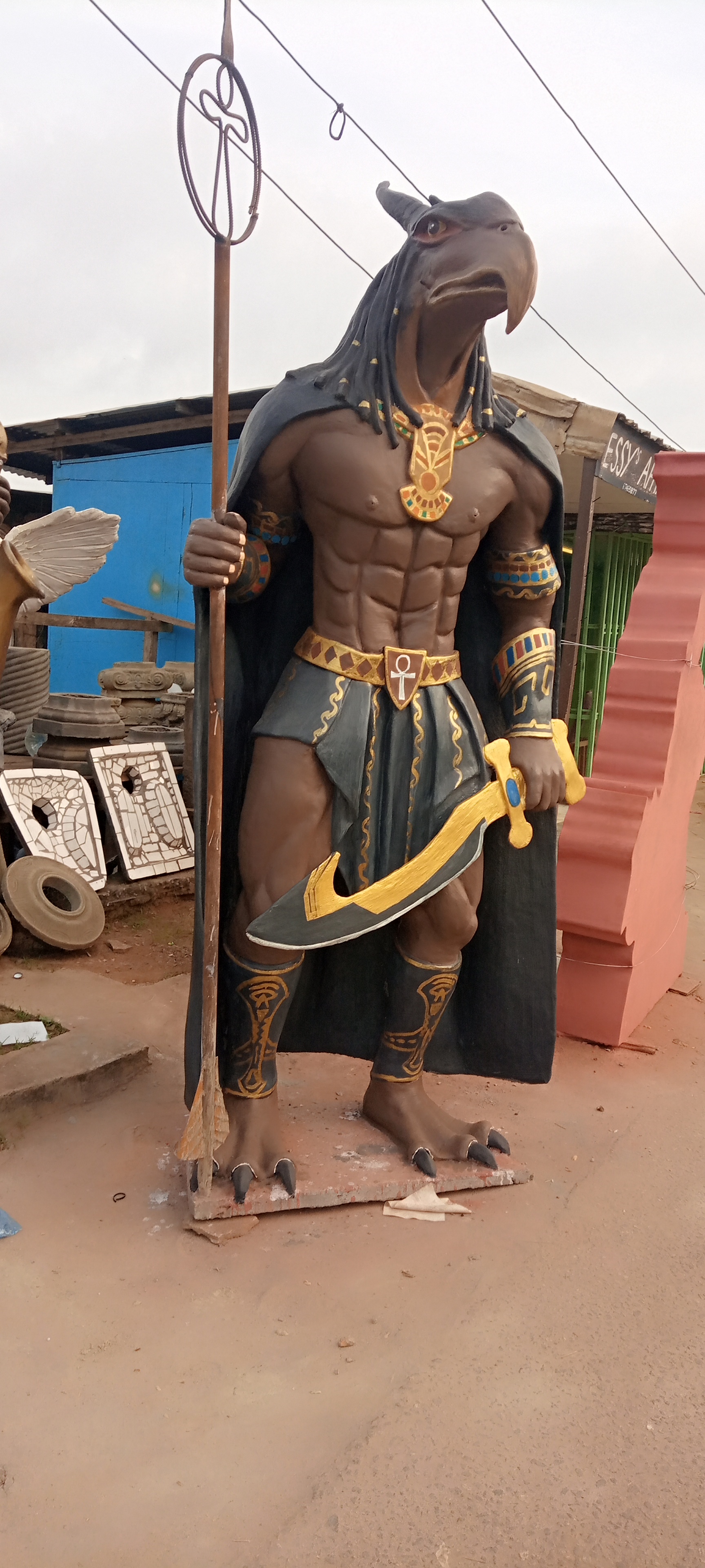 sculpture Au Cameroun chez kje BUSINESS