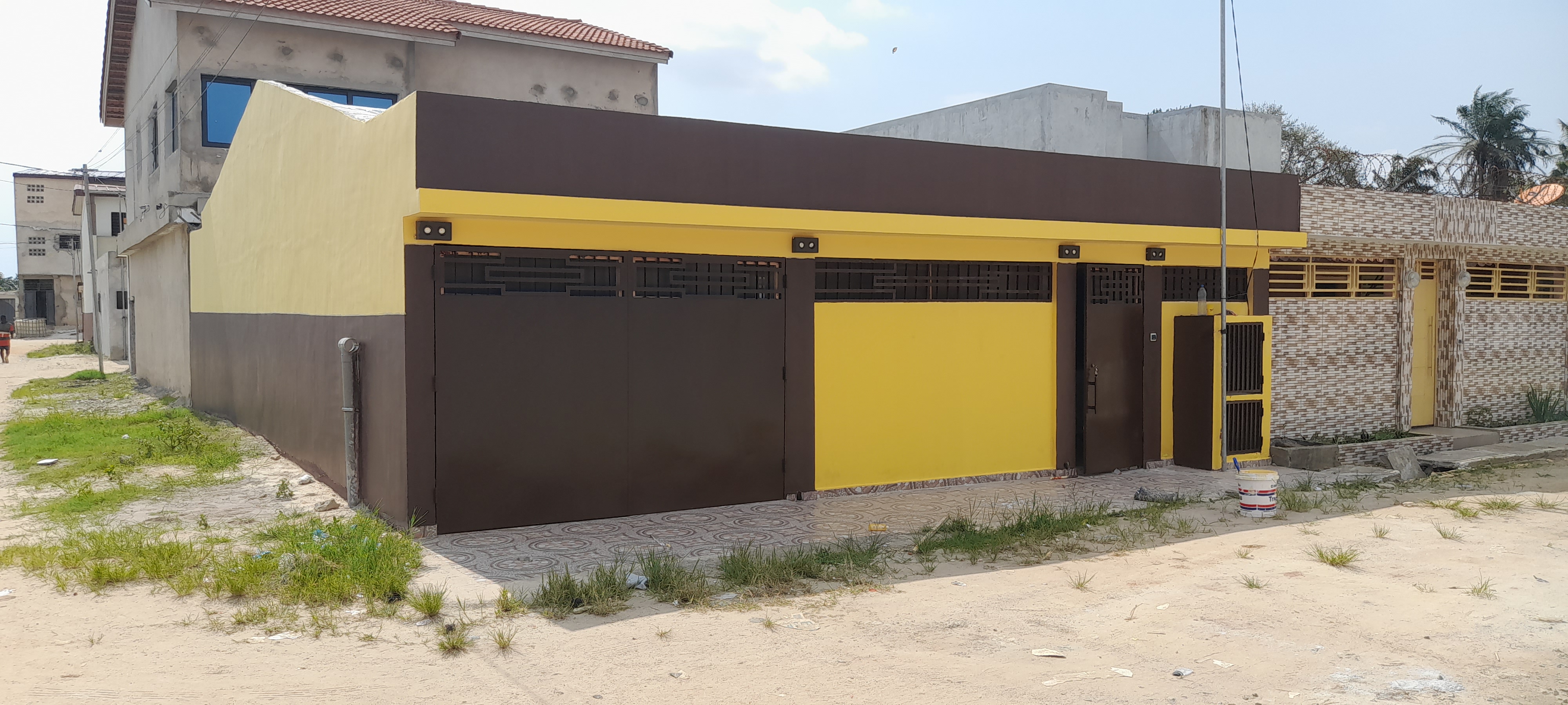 Villa basse de pièces à louer à Bingerville Villa basse de pièces à louer à Bingerville