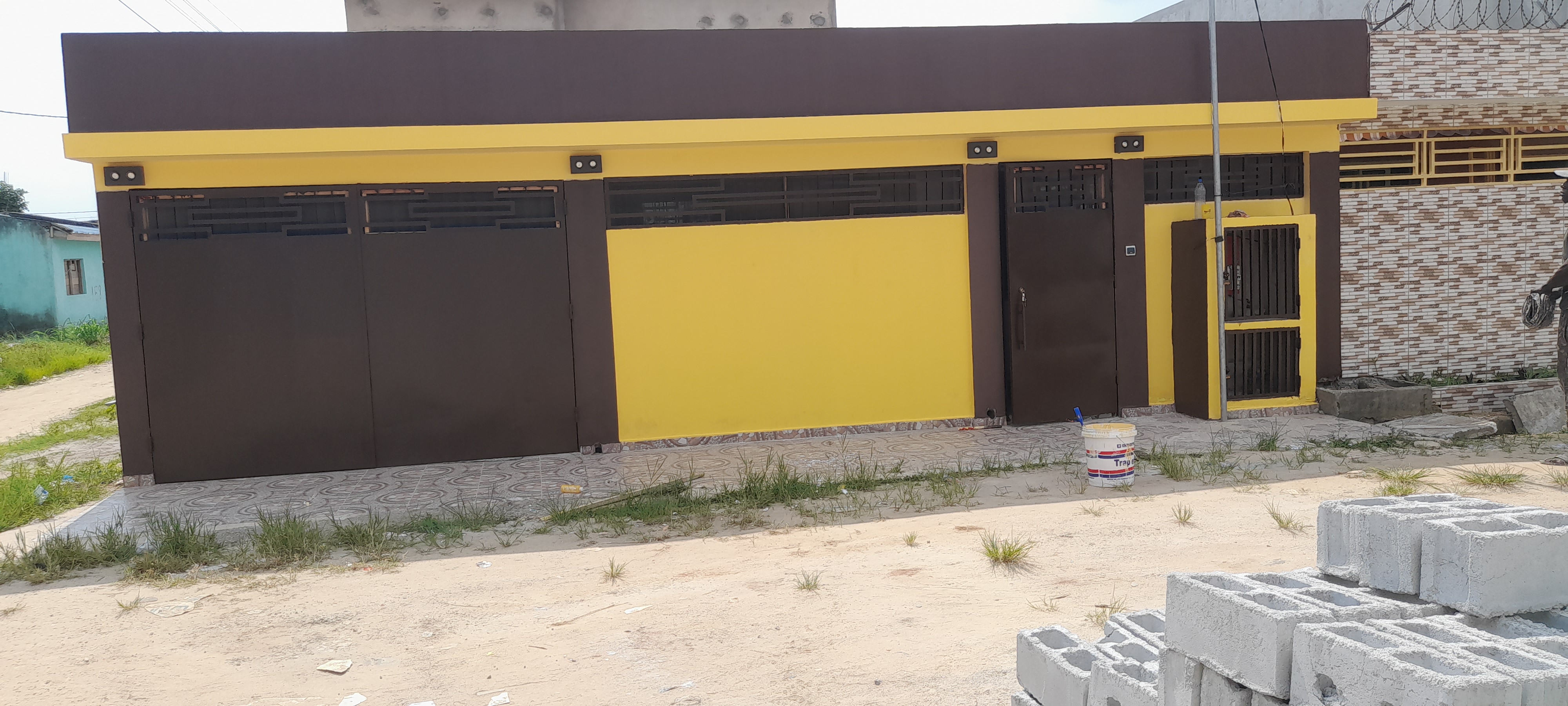 Villa basse de pièces à louer à Bingerville