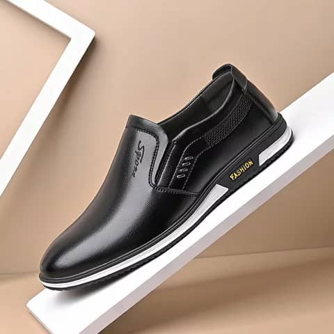 Disponible en pointure 40 Disponible en pointure 40