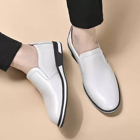 Disponible en pointure 40 Disponible en pointure 40