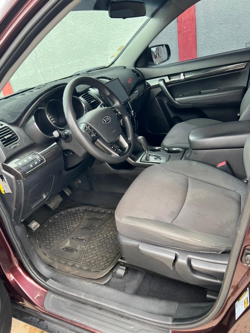 KIA SORENTO 2011 FULL OPTION
