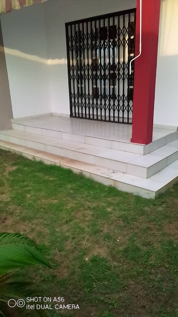 en location duplex 7pieces à cocody riviera faya