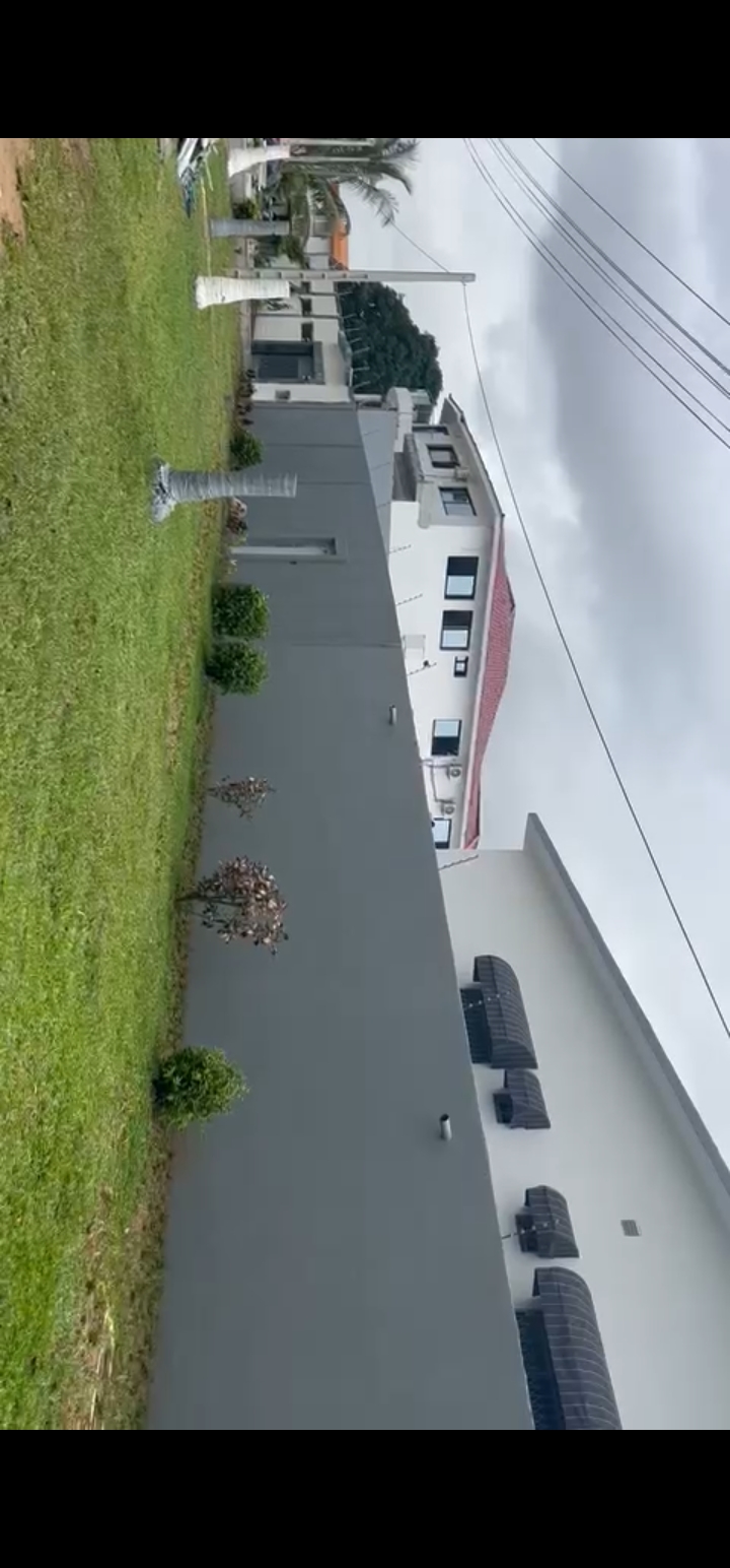 Une duplex de 8pieces en vente situé au 2plateaux 7ème tranche