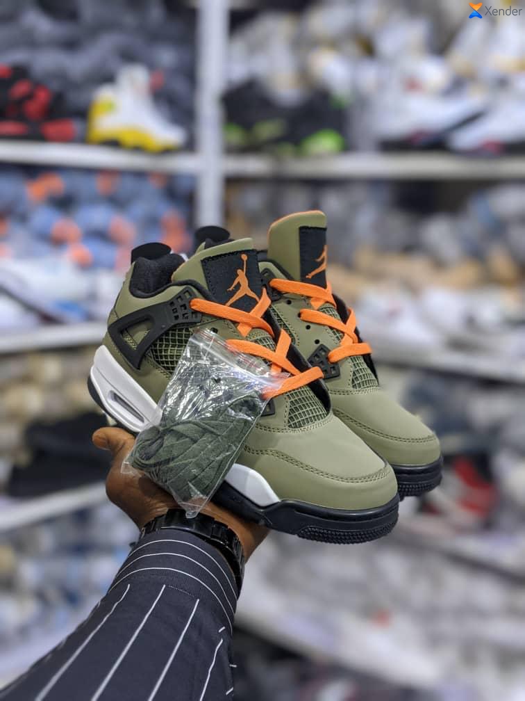 Air Jordan 4