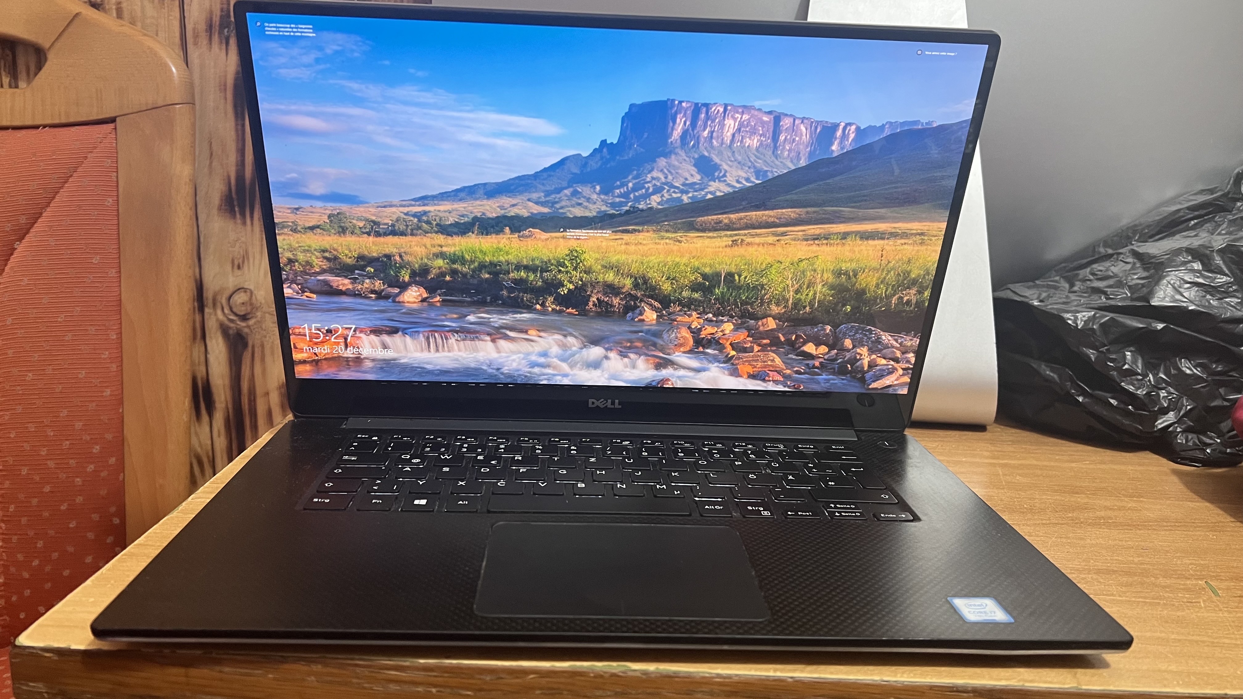 DELL XPS 15 9560