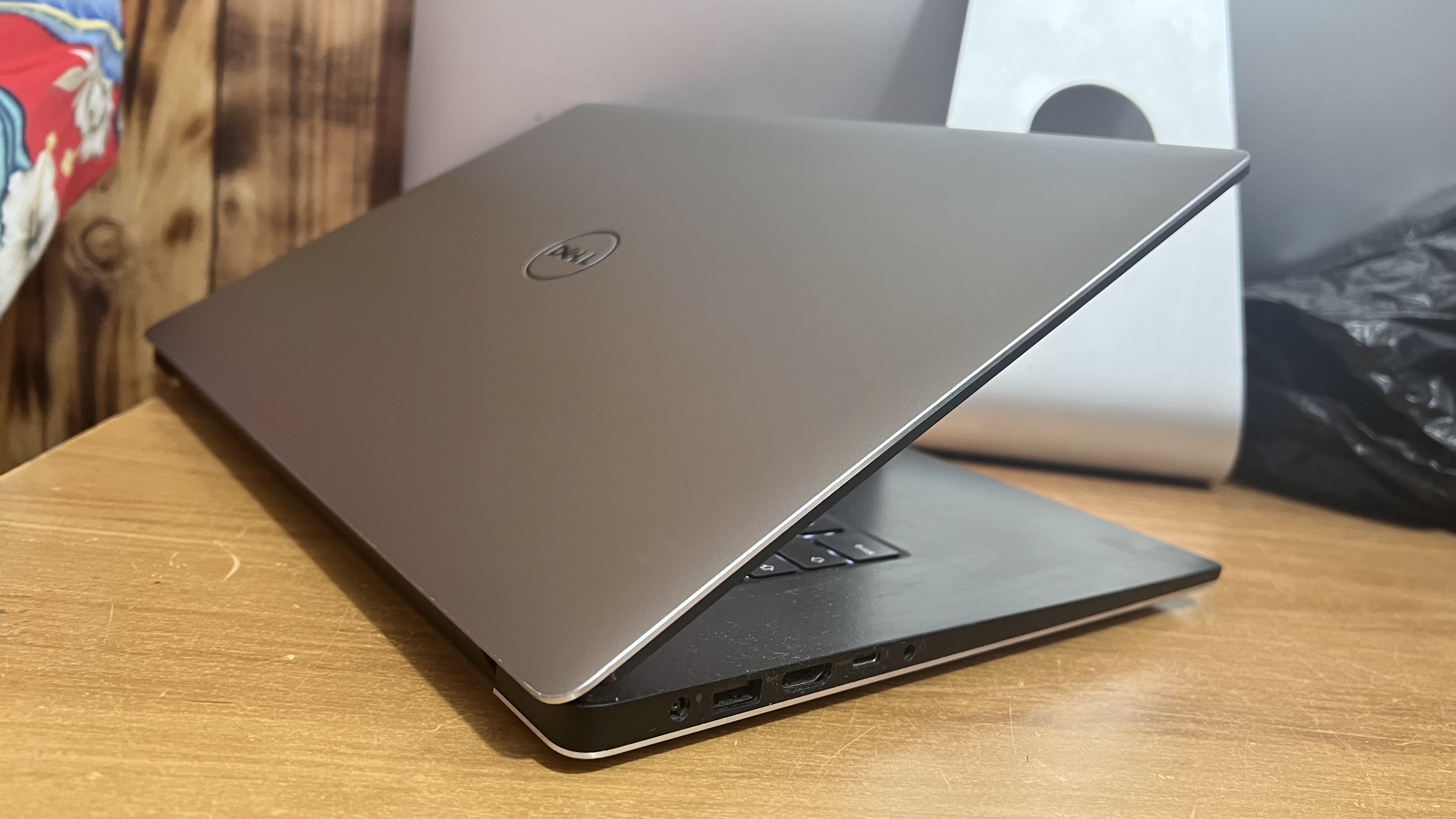 DELL XPS 15 9560