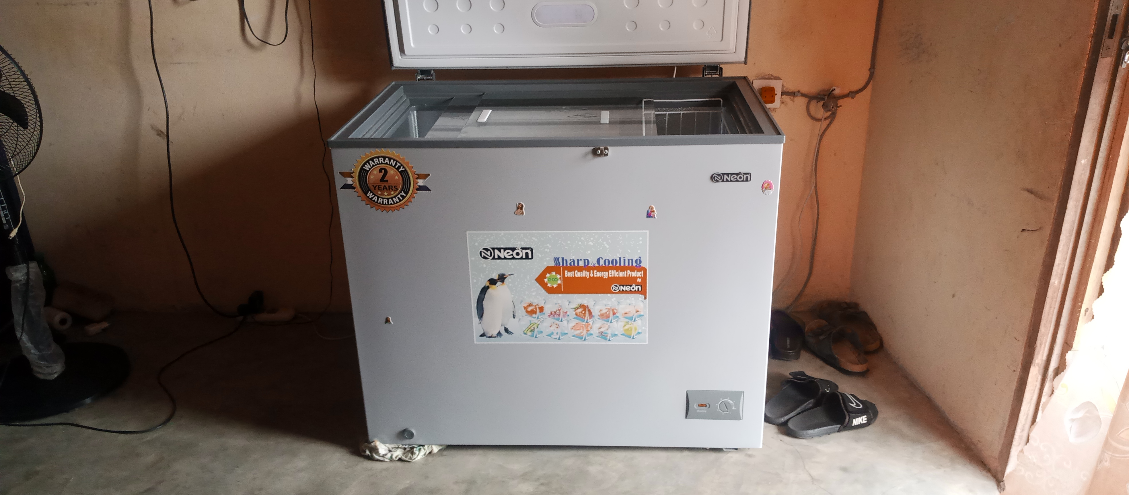 NEON CHEST FREEZER FOR SALE. BazarAfrique Benin