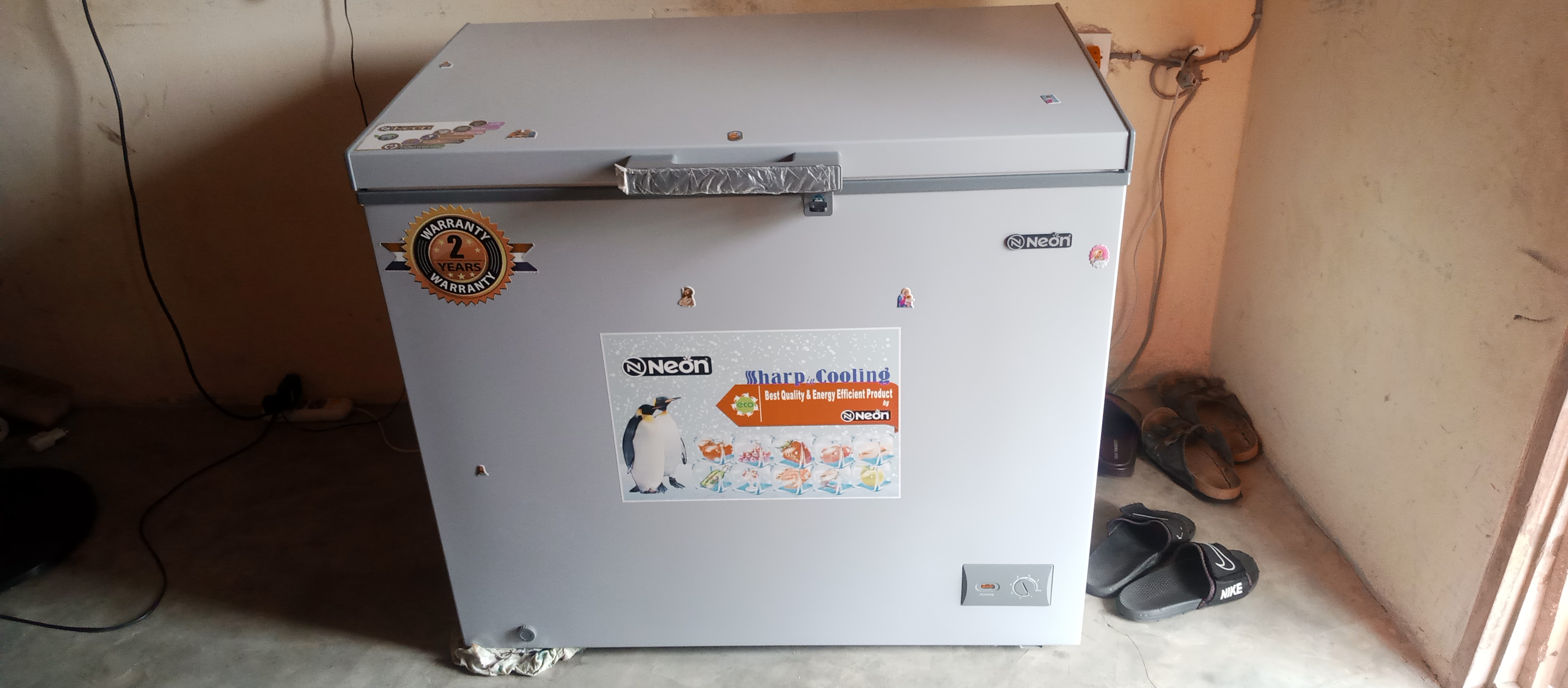 NEON CHEST FREEZER FOR SALE. BazarAfrique Benin