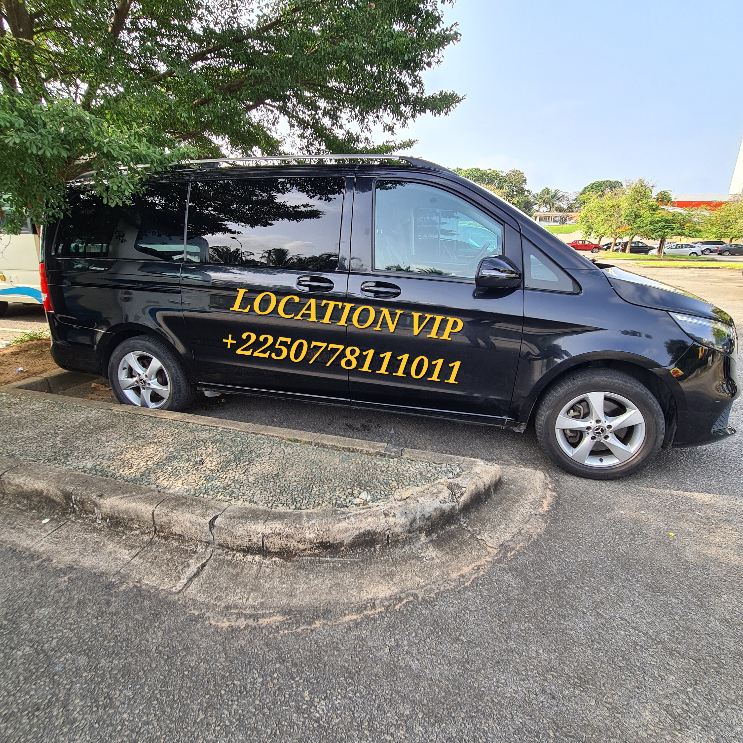 Location van Mercedes viano- vito- Abidjan