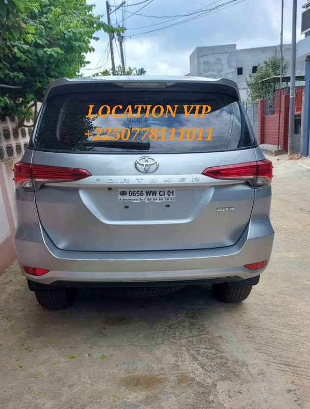 Toyota Fortuner à Louer