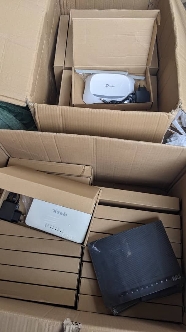 ROUTEURS ET ANTENNE OCCASION VENUS