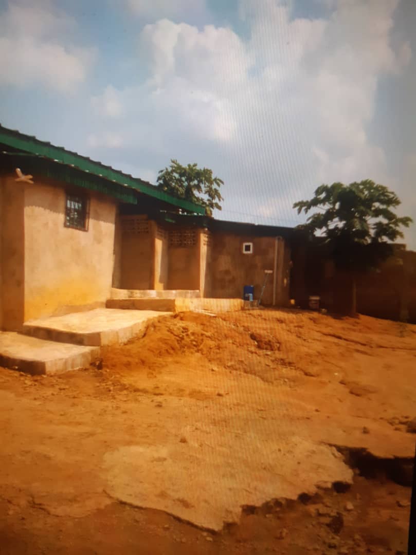 VENTE À BONOUA : UNE COQUETTE VILLA BASSE 4 PIÈCES VENTE À BONOUA : UNE COQUETTE VILLA BASSE 4 PIÈCES
