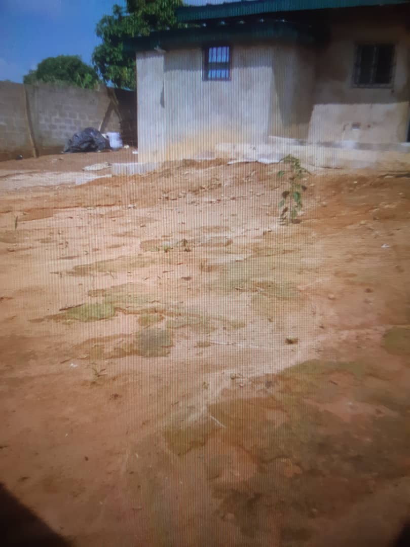 VENTE À BONOUA : UNE COQUETTE VILLA BASSE 4 PIÈCES VENTE À BONOUA : UNE COQUETTE VILLA BASSE 4 PIÈCES