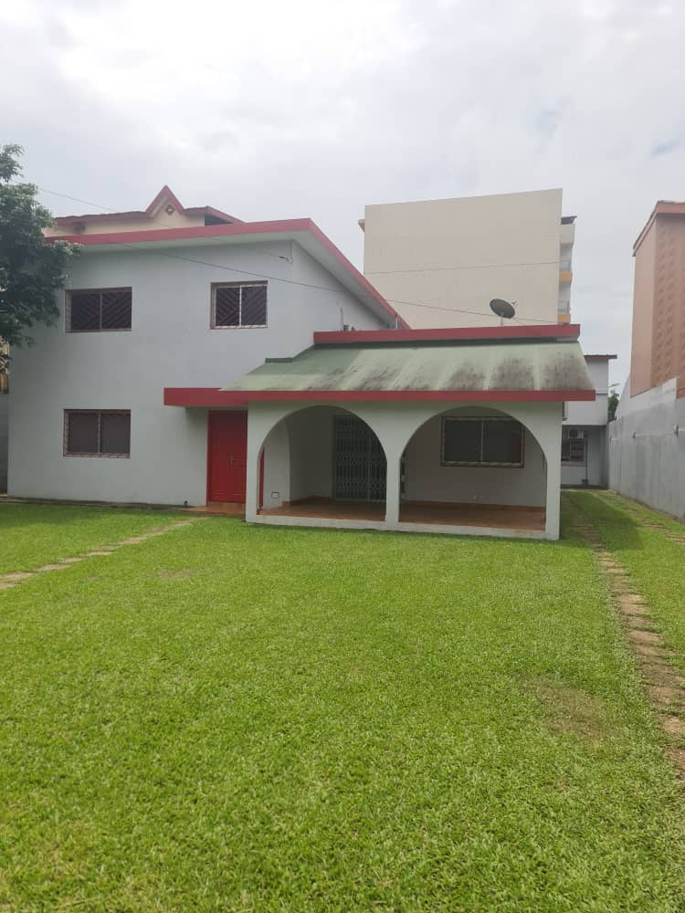VENTE À COCODY ANGRÉ 8èm TRANCHES : UNE VILLA DUPLEX 5. VENTE À COCODY ANGRÉ 8èm TRANCHES : UNE VILLA DUPLEX 5.