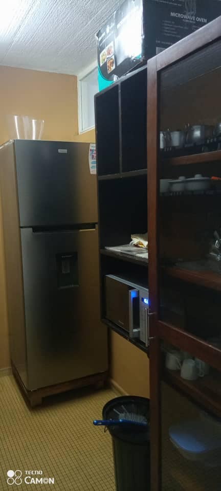 je mets en location un appartement 2 pièces meublé à cocody canebière