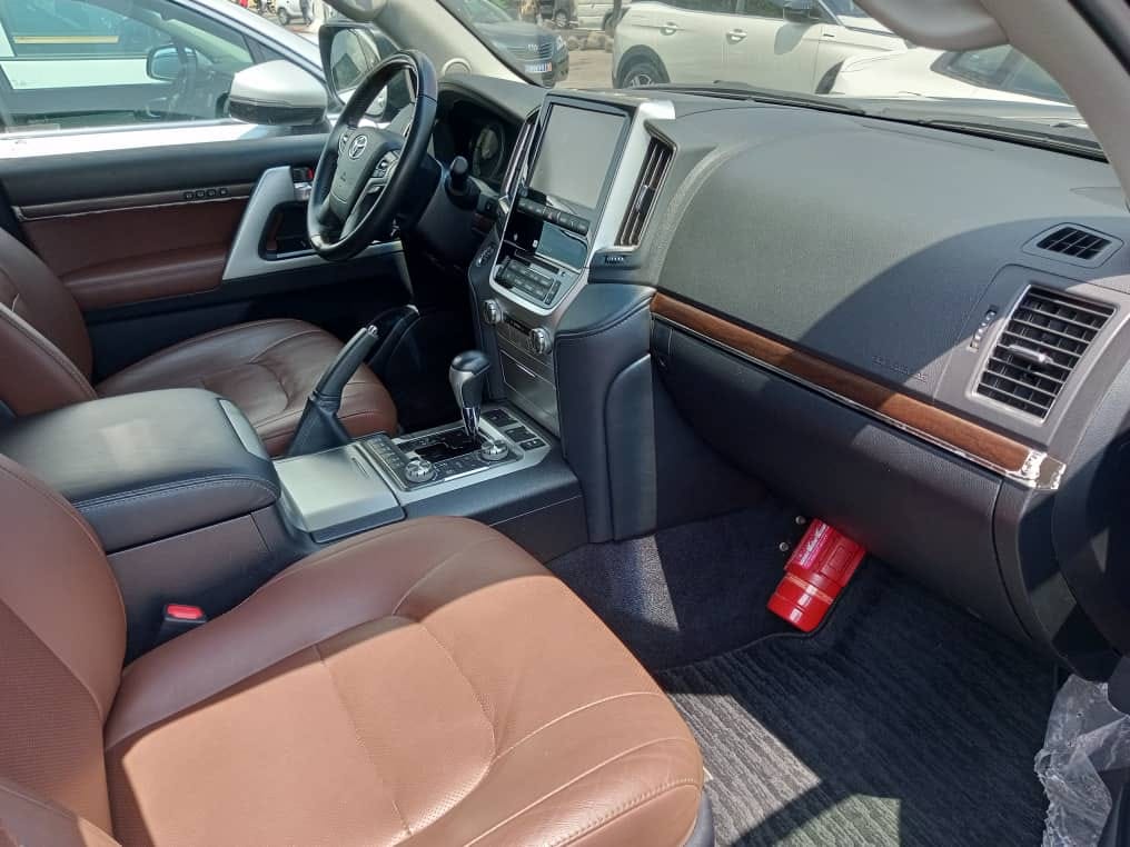 TOYOTA Land Cruiser VXR