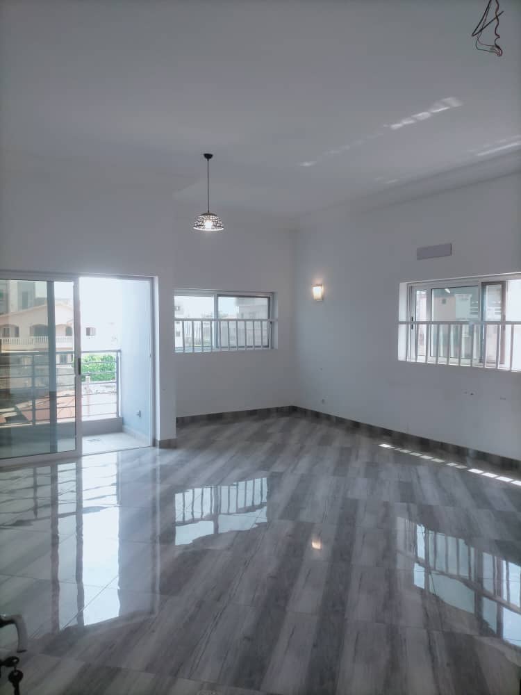 apparemment 3 chambres salon haut standing à louer à Cotonou Akpakpa Kowegbo