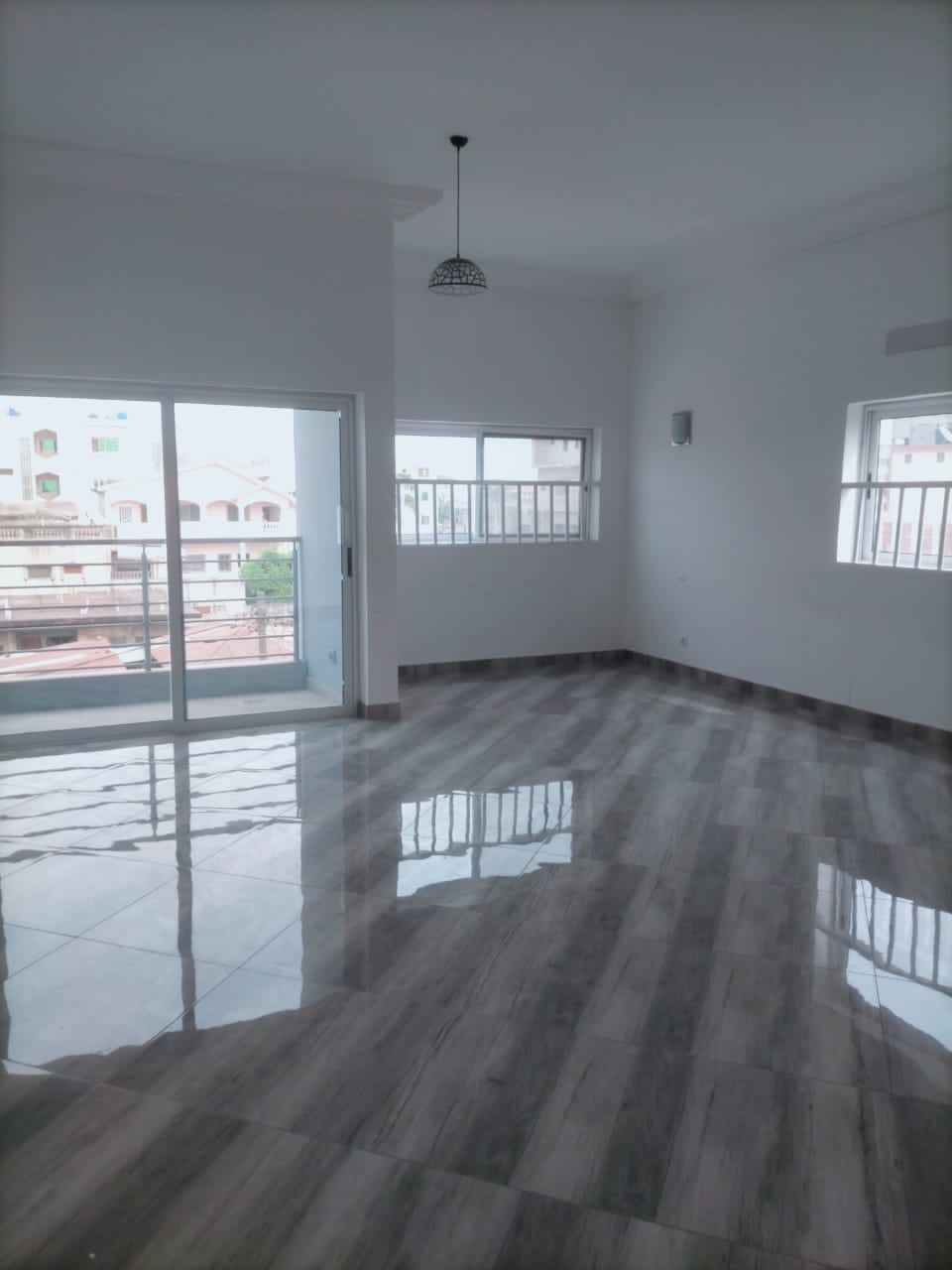 apparemment 3 chambres salon haut standing à louer à Cotonou Akpakpa Kowegbo