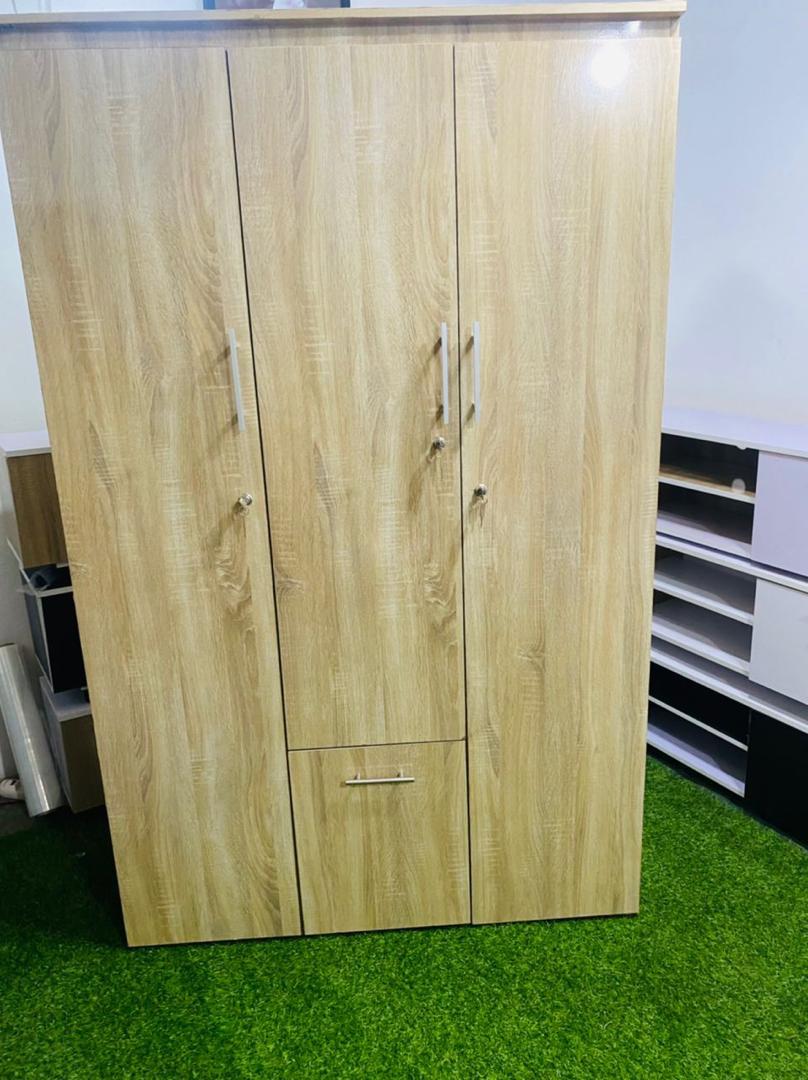 ARMOIRE IMPORTÉE 2 ET 3 BATTANTS (Livraison gratuite)