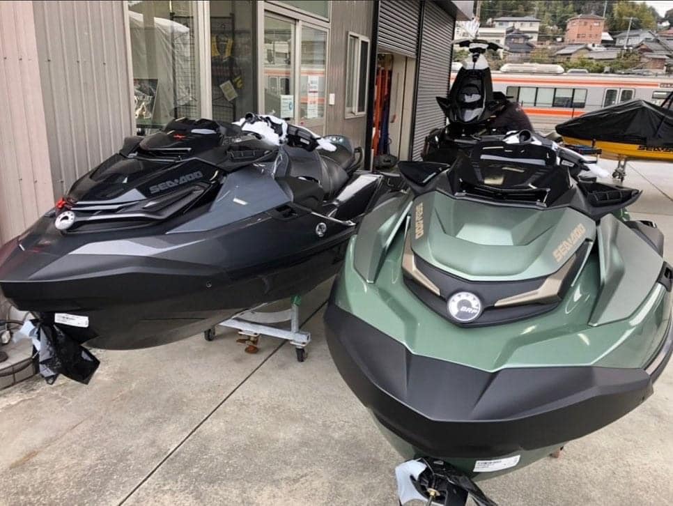 Tout neuf avec Remorque SeaDoo GTX 300 limited jetski avec le système de sonorisation Tout neuf avec Remorque SeaDoo GTX 300 limited jetski avec le système de sonorisation