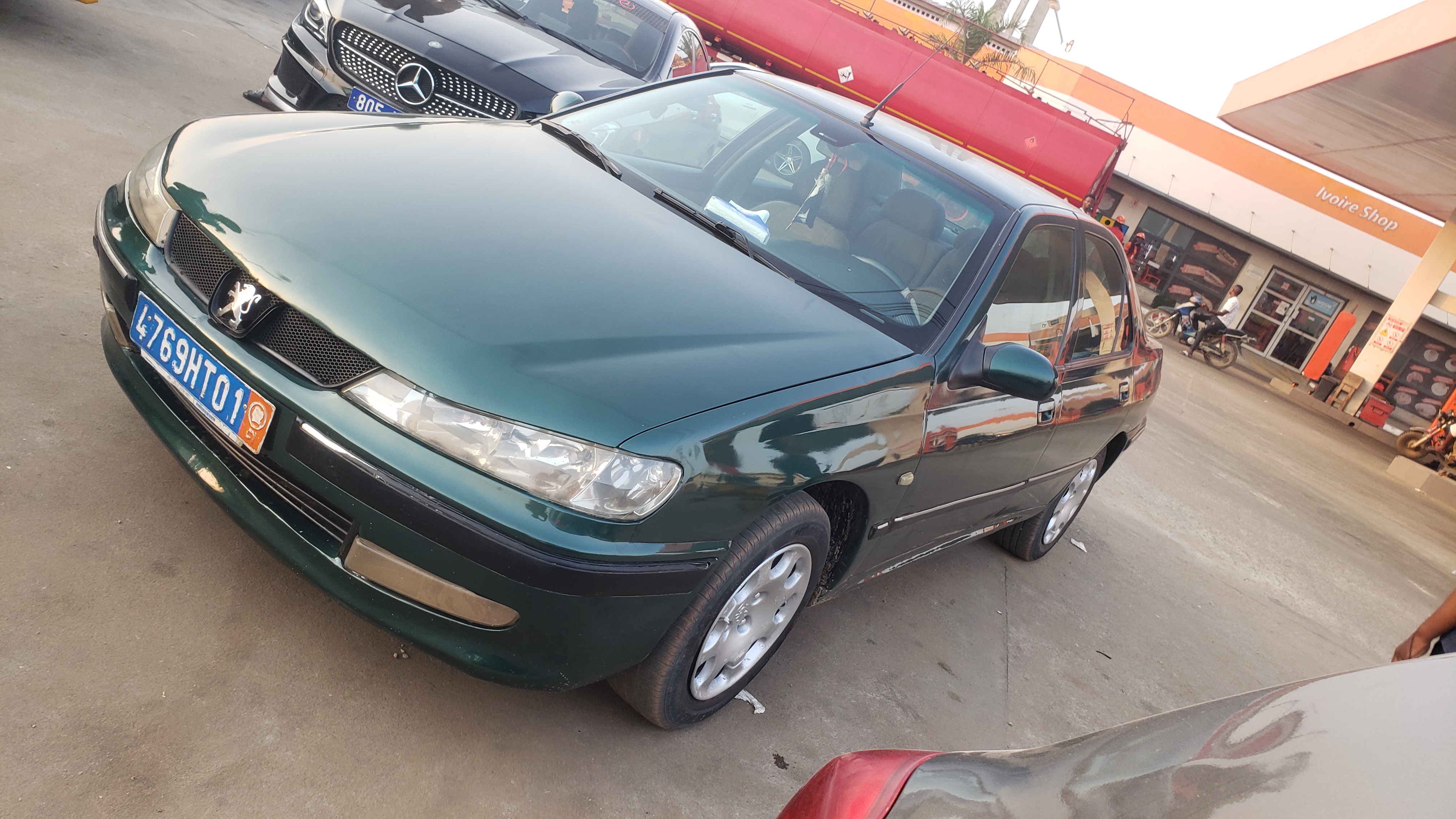 Peugeot 406