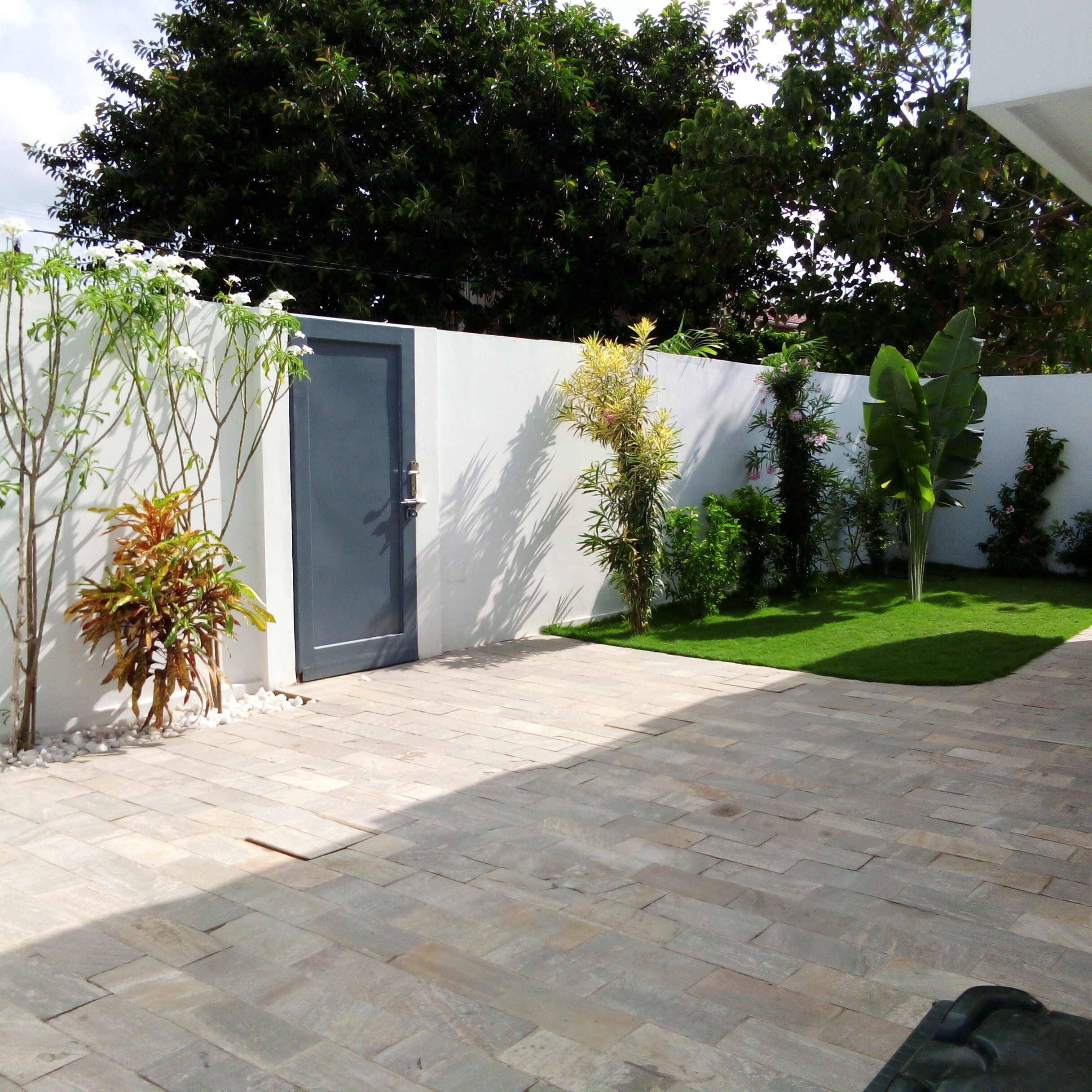 Appartement meublé 3 pièces, Fidjrossè - Cotonou