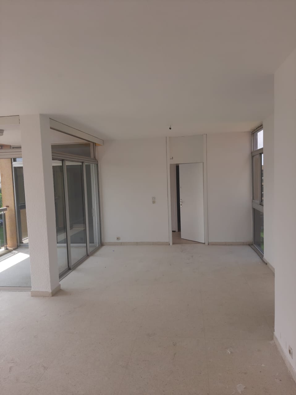VENTE À COCODY RIVIERA GOLF LES ÉLIAS : APPARTEMENT 4 PIÈCES AU 3ème ÉTAGES.