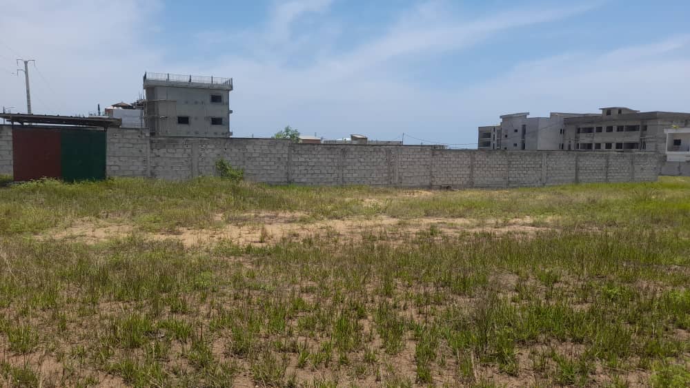 VENTE À GRAND-BASSAM MOCKEYVILLE : UN BEAU TERRAIN VENTE À GRAND-BASSAM MOCKEYVILLE : UN BEAU TERRAIN