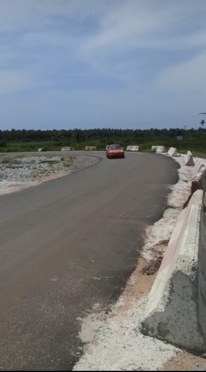 VENTE À GRAND-BASSAM MONDOUKOU : UNE PARCELLE DE 3 HECTARES.