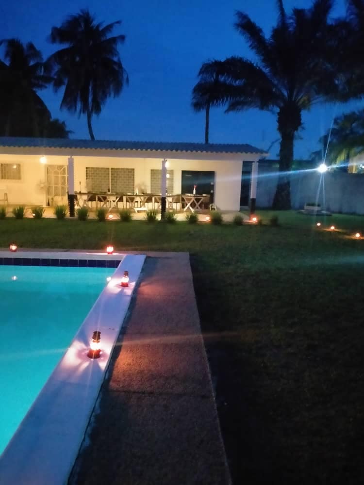 RESIDENCE MEUBLEE AVEC UN GRAND ESPACE DE PLUS DE 6500 M2 POUR EVENEMENT A ABIDJAN ,POUR VOUS ACCUEI