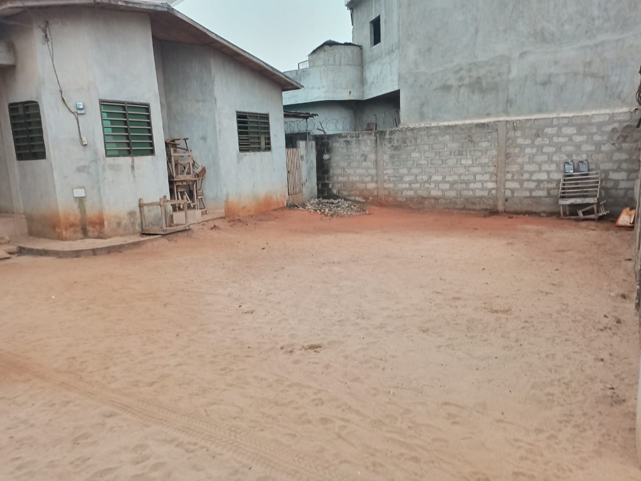 Il est mis en vente un terrain