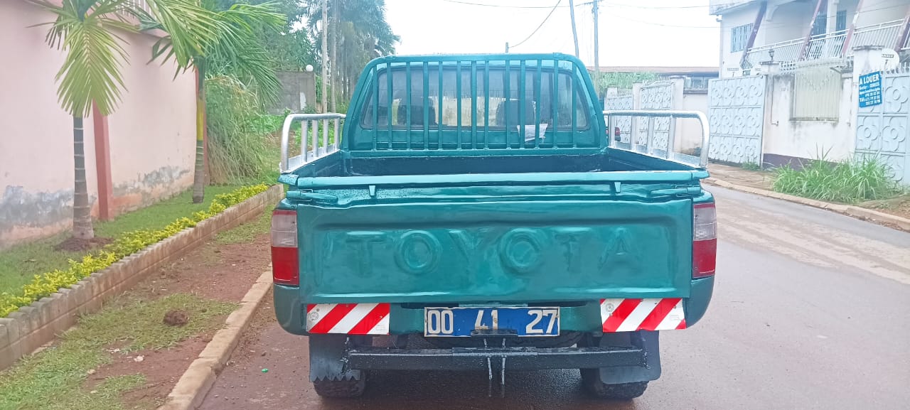 Toyota hilux manuelle diesel 3l | BazarAfrique Cameroon