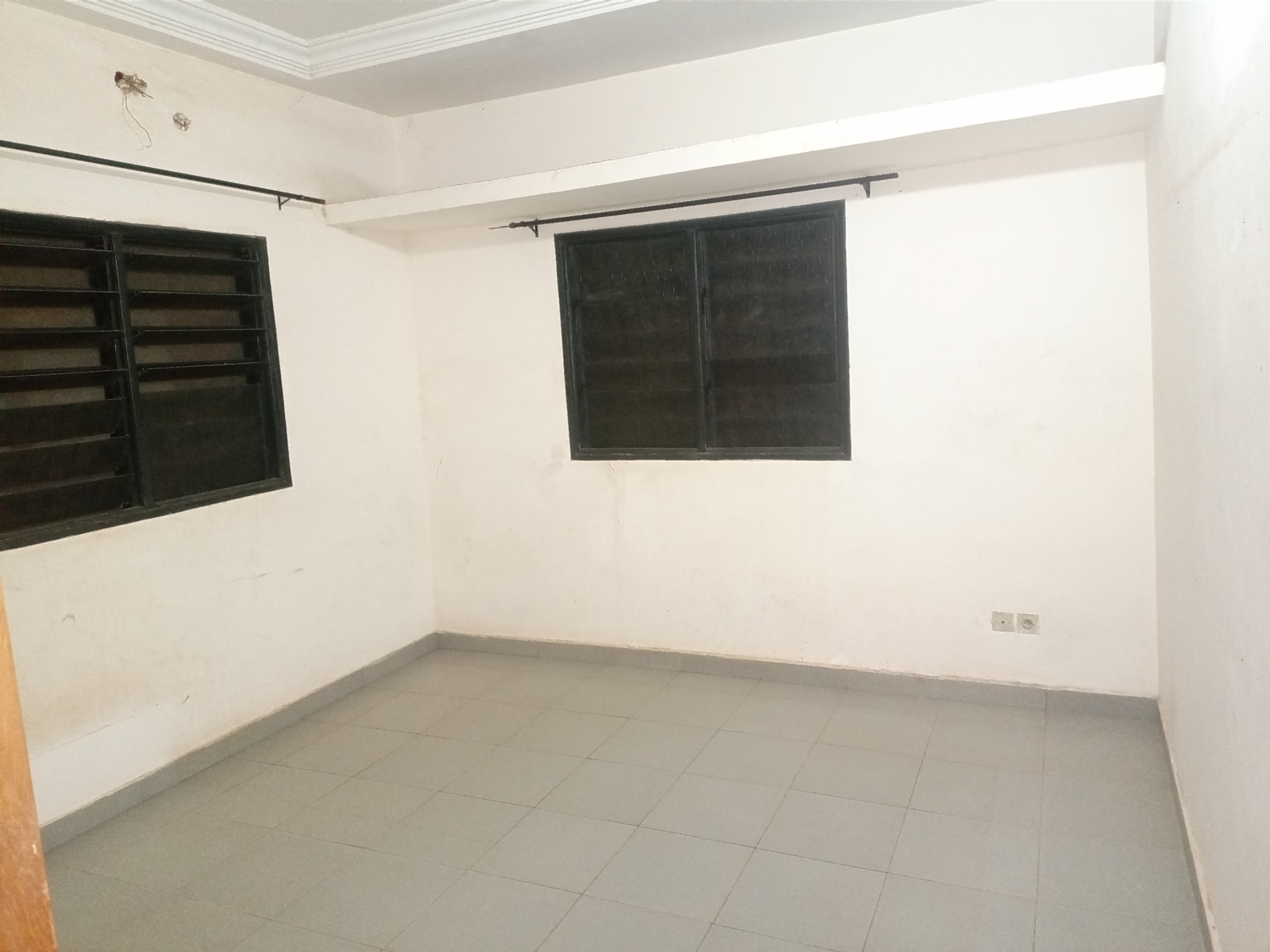 A Louer Appartement scindé de 2Chambres salon wcdicuisine Contact:: 0022891150305e
