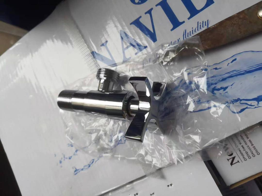 Robinets et mitigeurs disponible chez MATECOCI