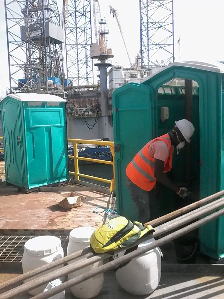 LOCATION DES TOILETTES ET URINOIRS MOBILES