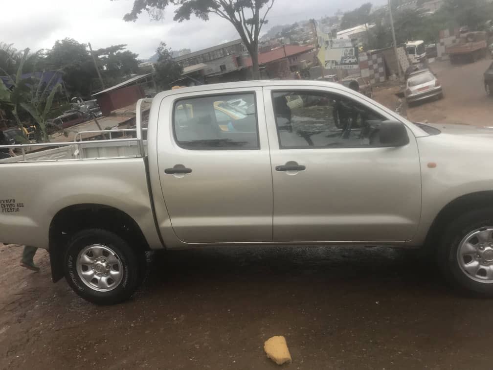 Toyota hilux 2012 hyper propre