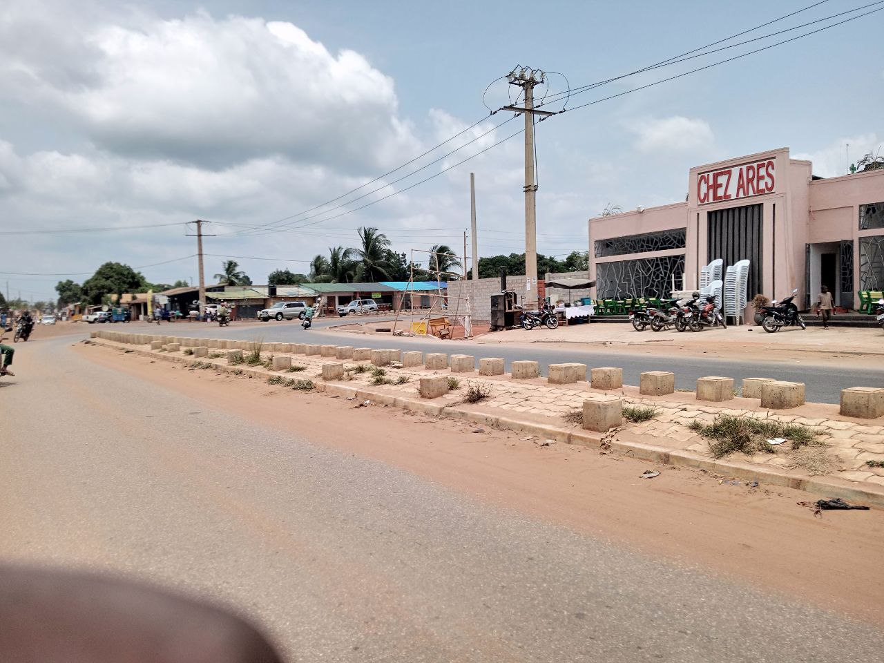 10 parcelles de 350m2 chacune avec titre foncier sécurisé sont en vente à Hevié, Allasankomey, Abome 10 parcelles de 350m2 chacune avec titre foncier sécurisé sont en vente à Hevié, Allasankomey, Abome