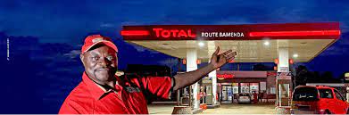 2.428 EMPLOYES DE STATIONS-SERVICES