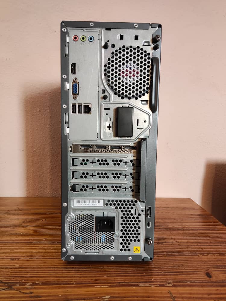 Lenovo Thinkcenter AMD RYZEN 5 2400G with R