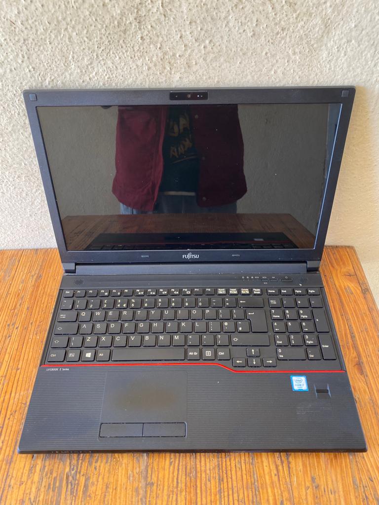 FUJITSU LIFEBOOK E556