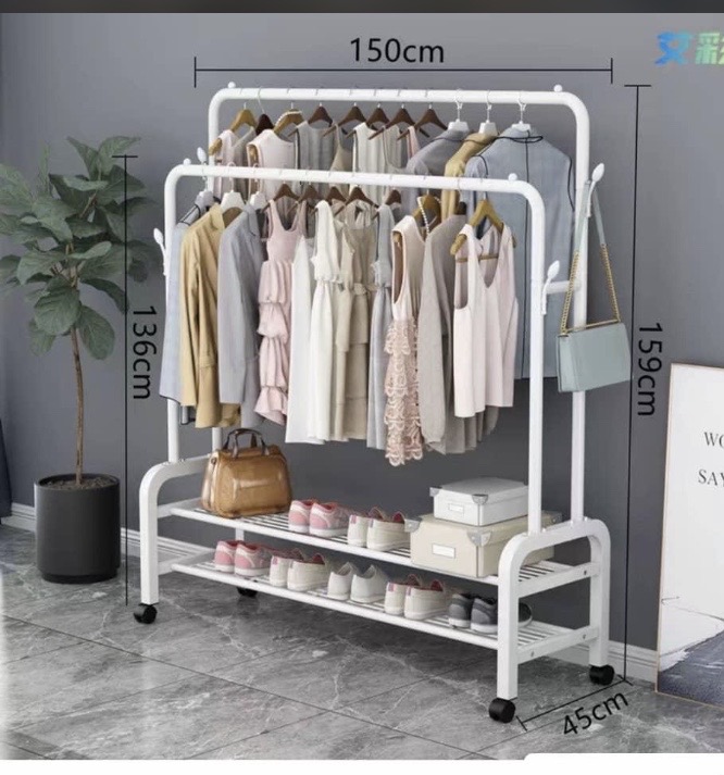 Range vêtements et chaussures