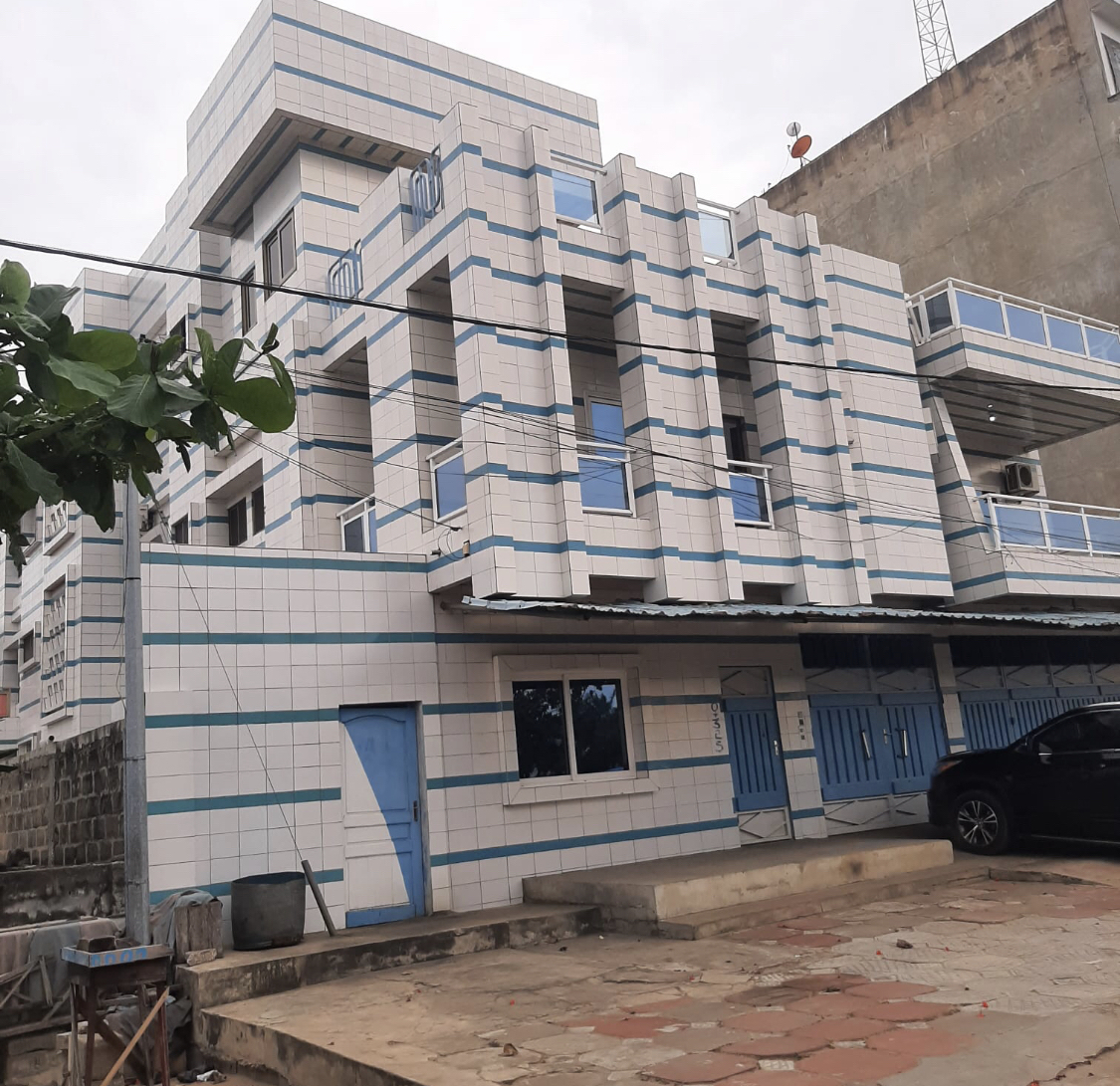 Villa à vendre à Cotonou Akpakpa Qtier Abattoir au bord du goudron